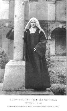 Appuyée sans aucun appui